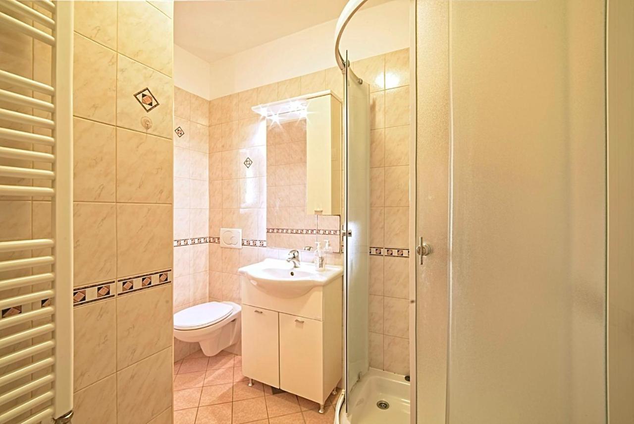 Studio Apartments Peric Rab Kampor Exterior foto