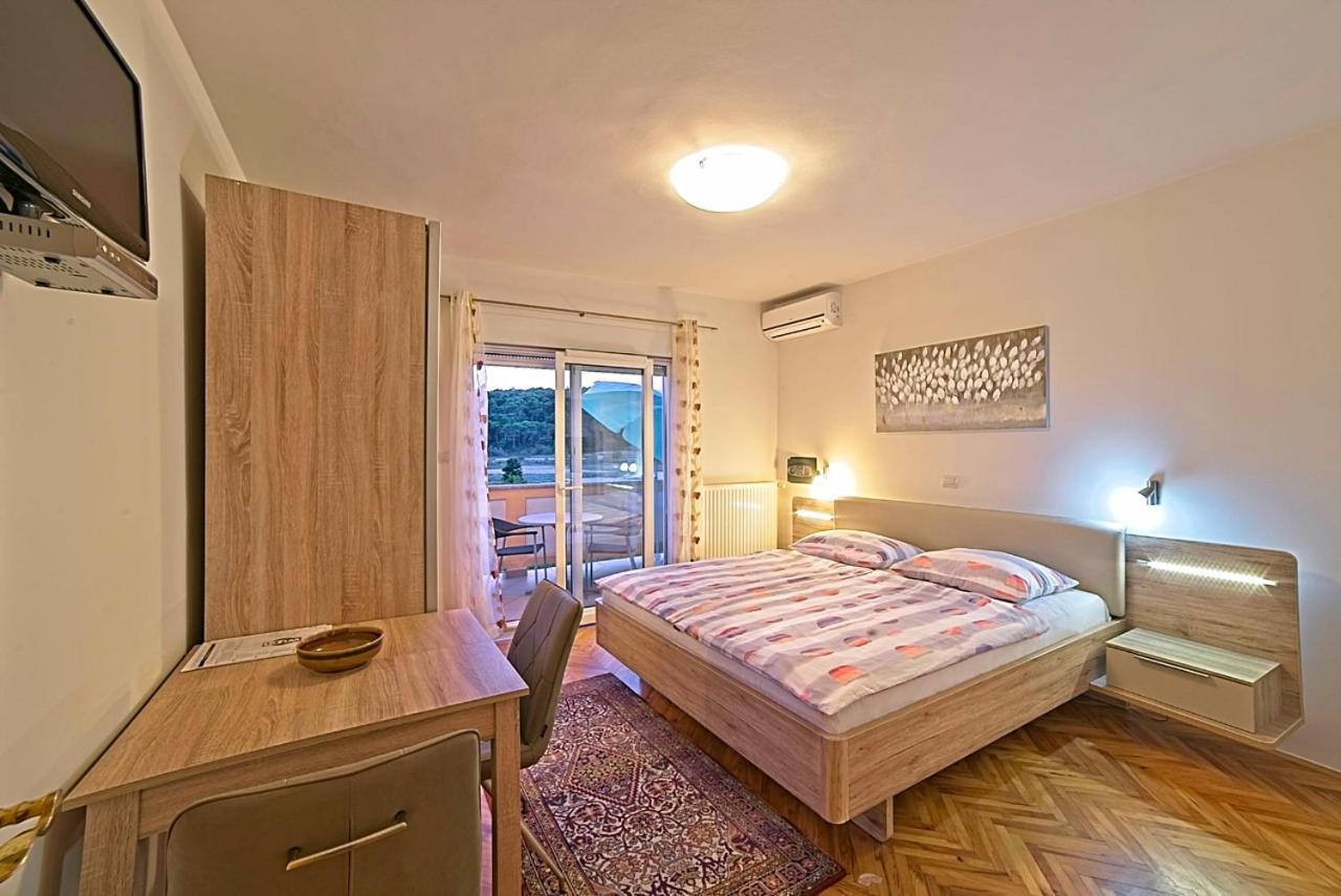 Studio Apartments Peric Rab Kampor Exterior foto
